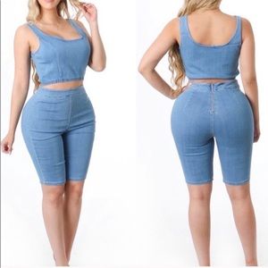 Sleeveless crop top and midi pants with  zipper in the back